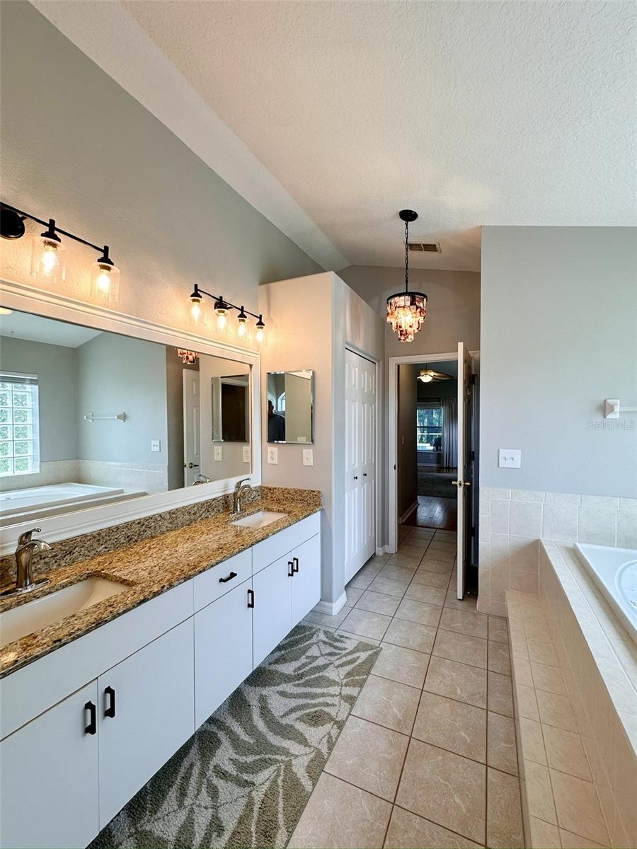 9233 IRONDALE LN — photo 20