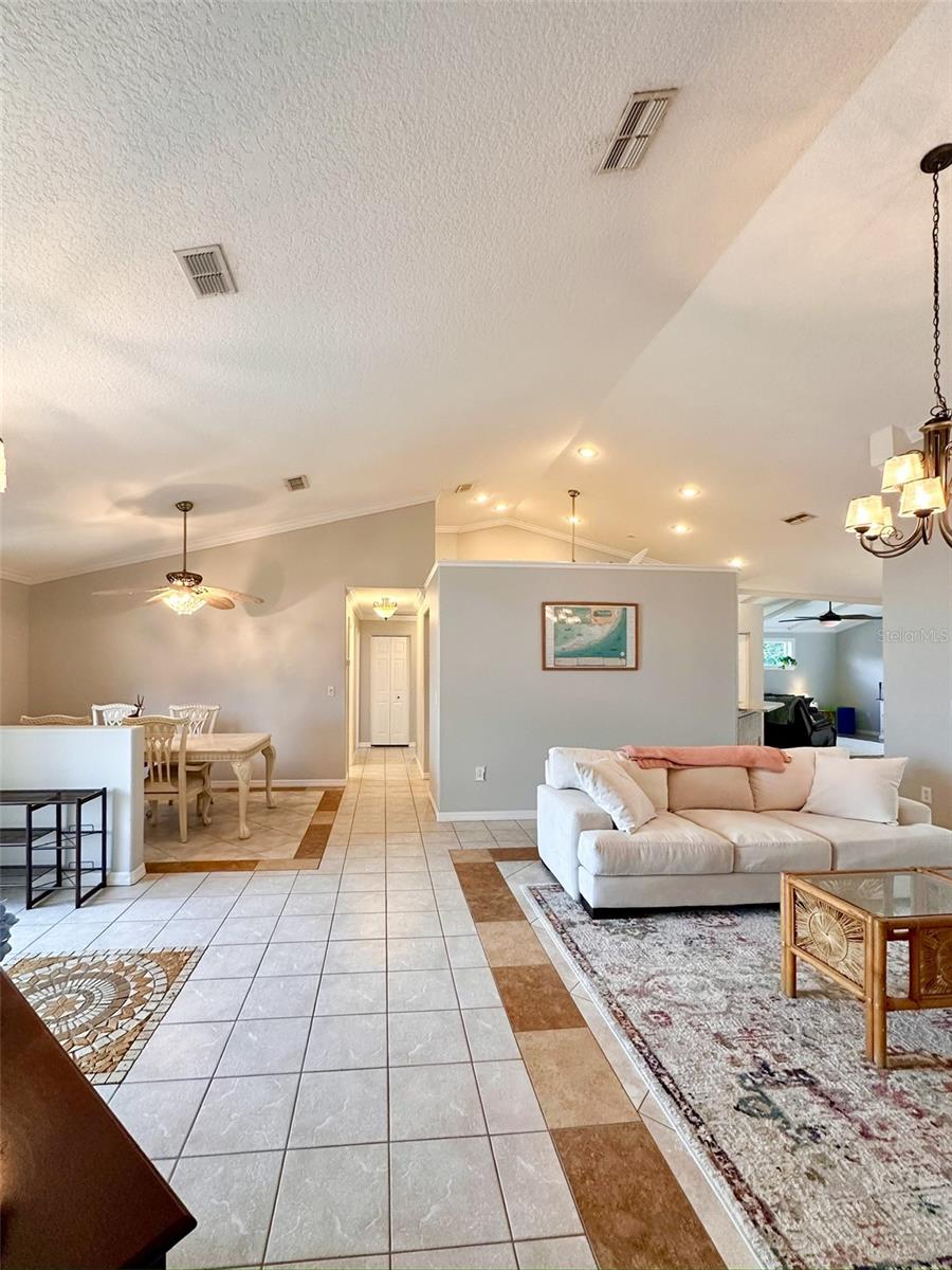 9233 IRONDALE LN — photo 2