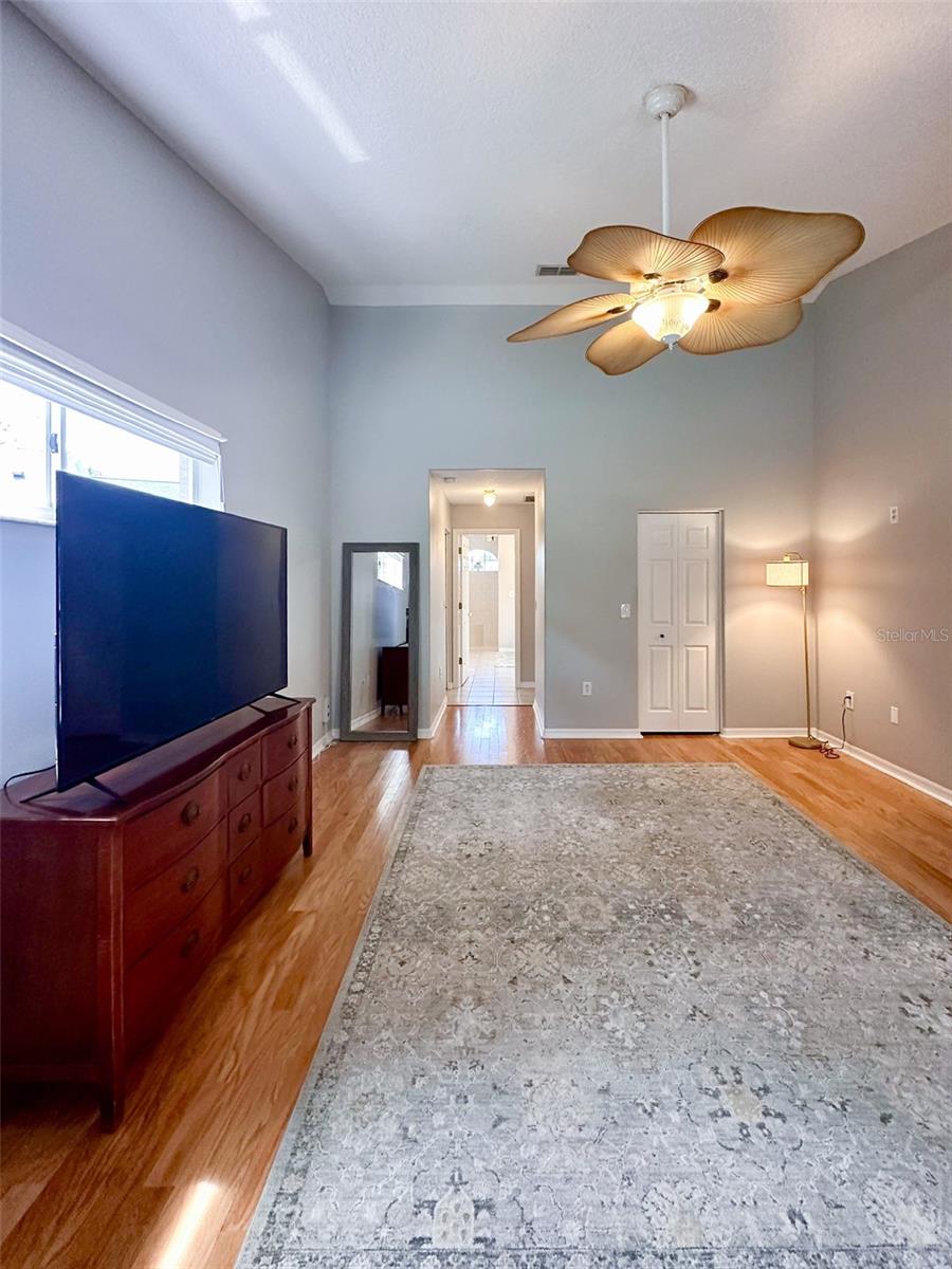 9233 IRONDALE LN — photo 25