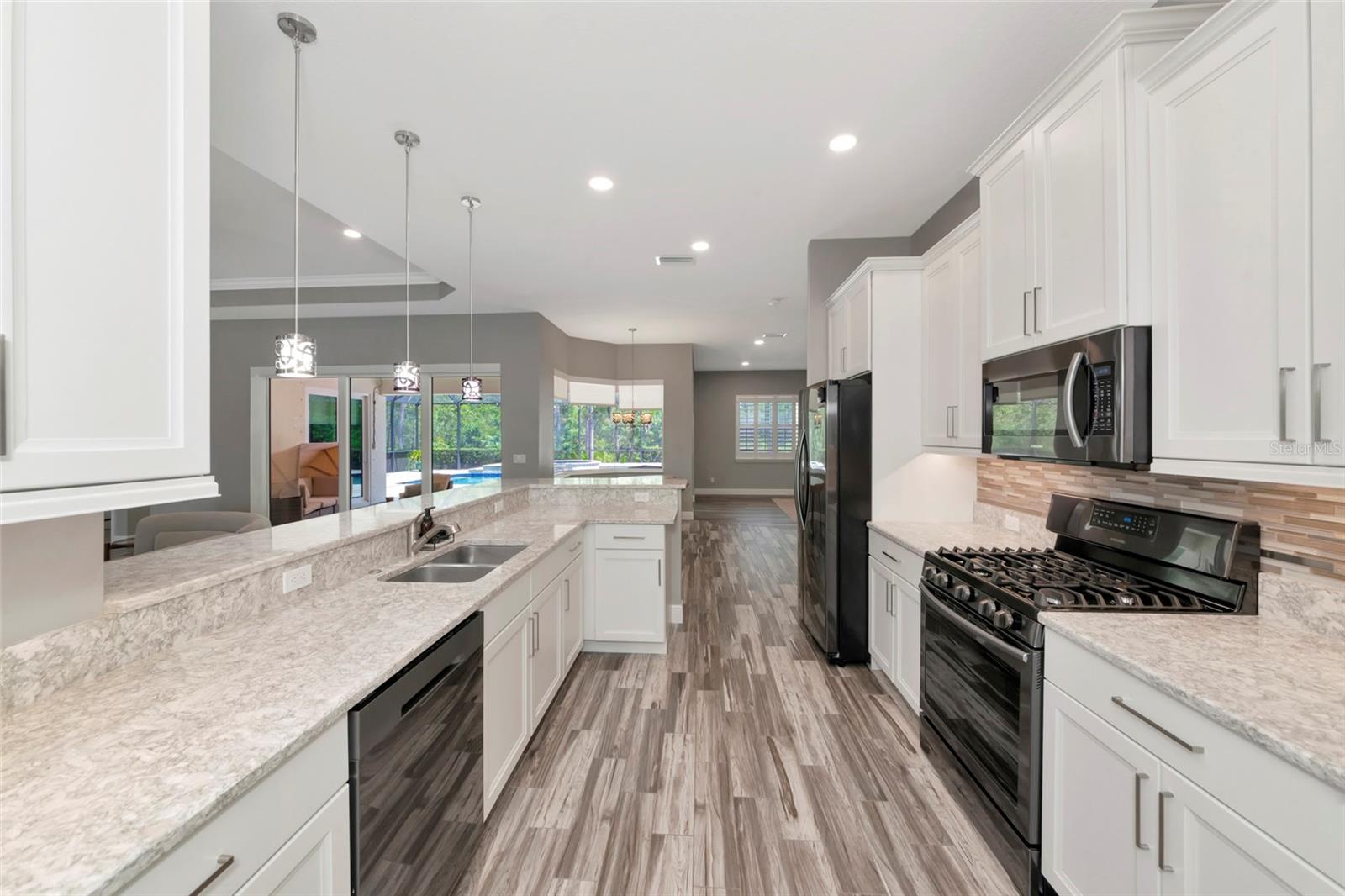 22209 DEER POINTE XING — photo 17