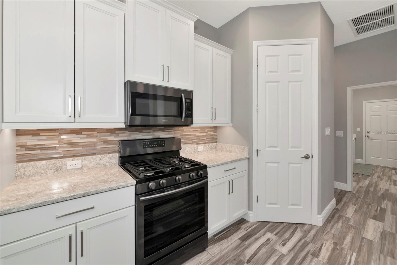 22209 DEER POINTE XING — photo 16