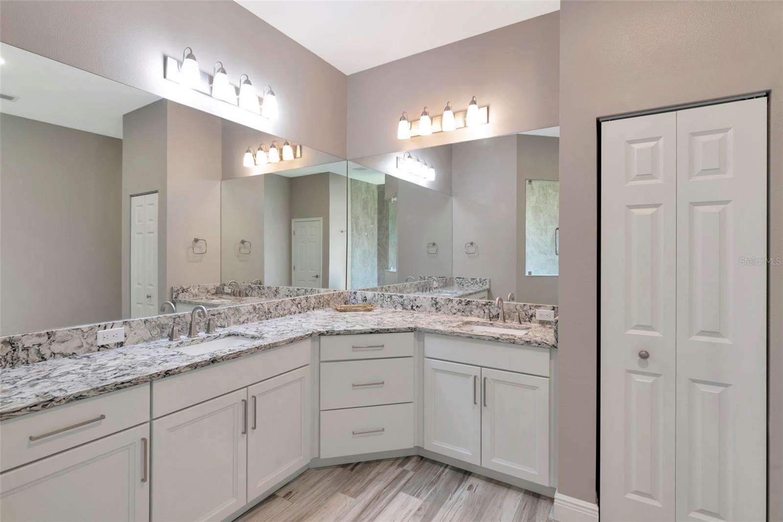 22209 DEER POINTE XING — photo 25