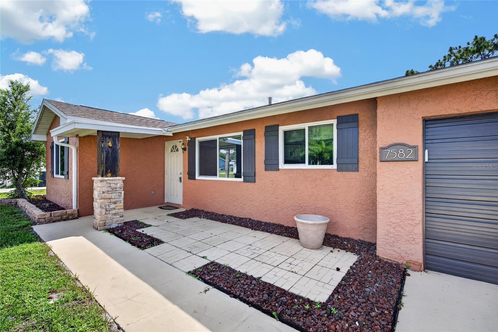 7582 LYNCREST ST — photo 32