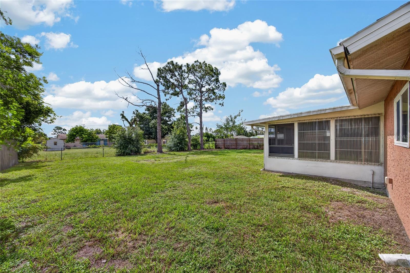 7582 LYNCREST ST — photo 30