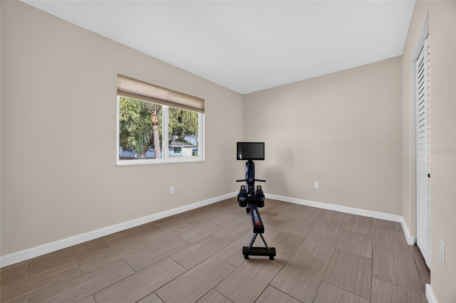 7582 LYNCREST ST — photo 17