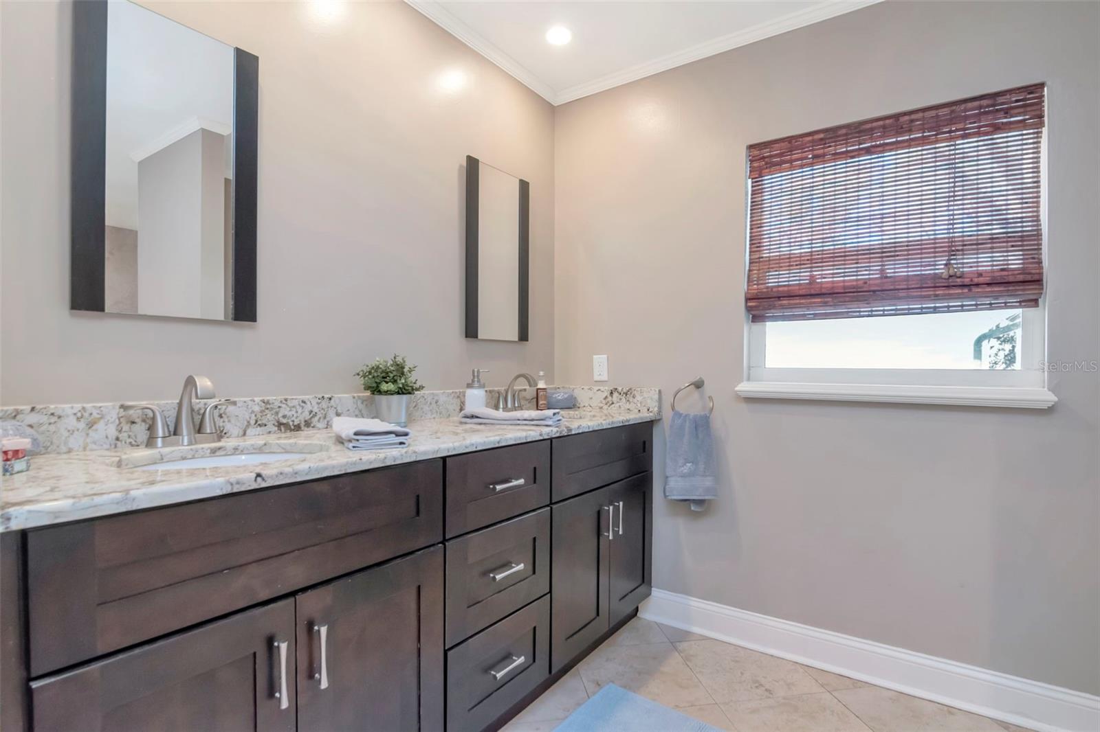2535 LAKE ELLEN DR — photo 12