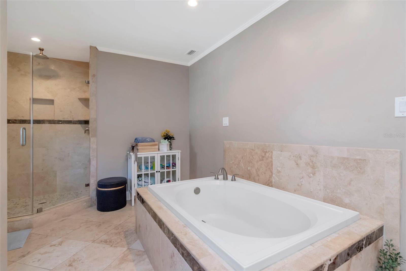 2535 LAKE ELLEN DR — photo 13
