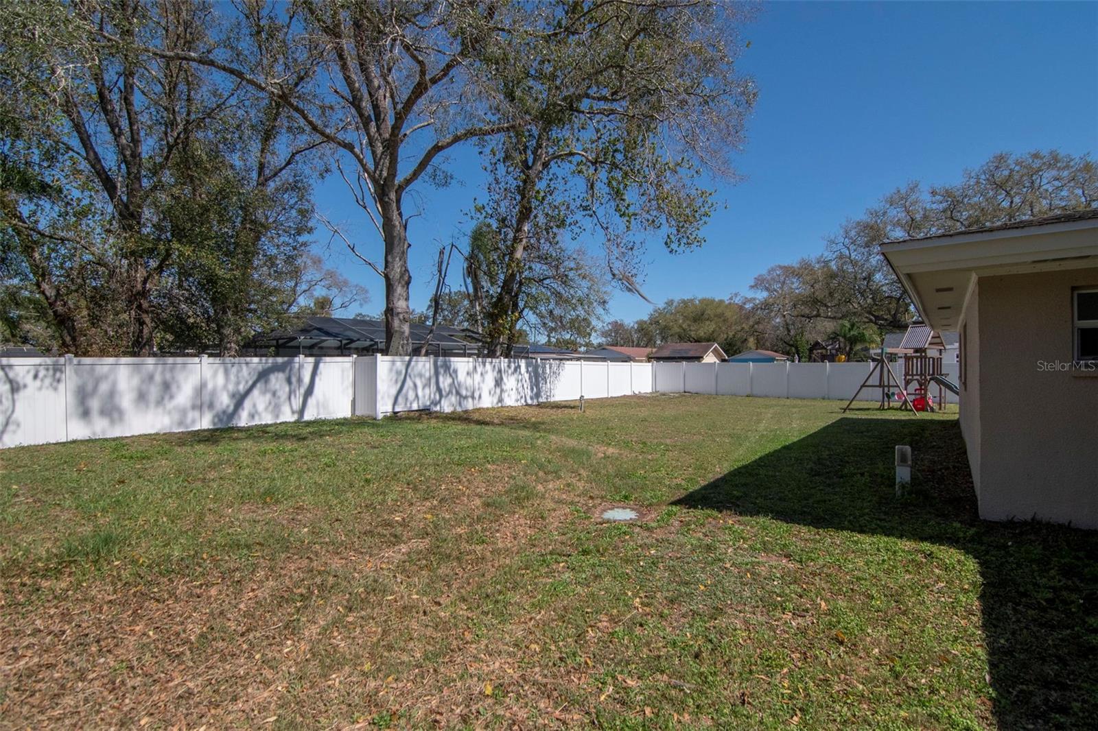 2535 LAKE ELLEN DR — photo 35