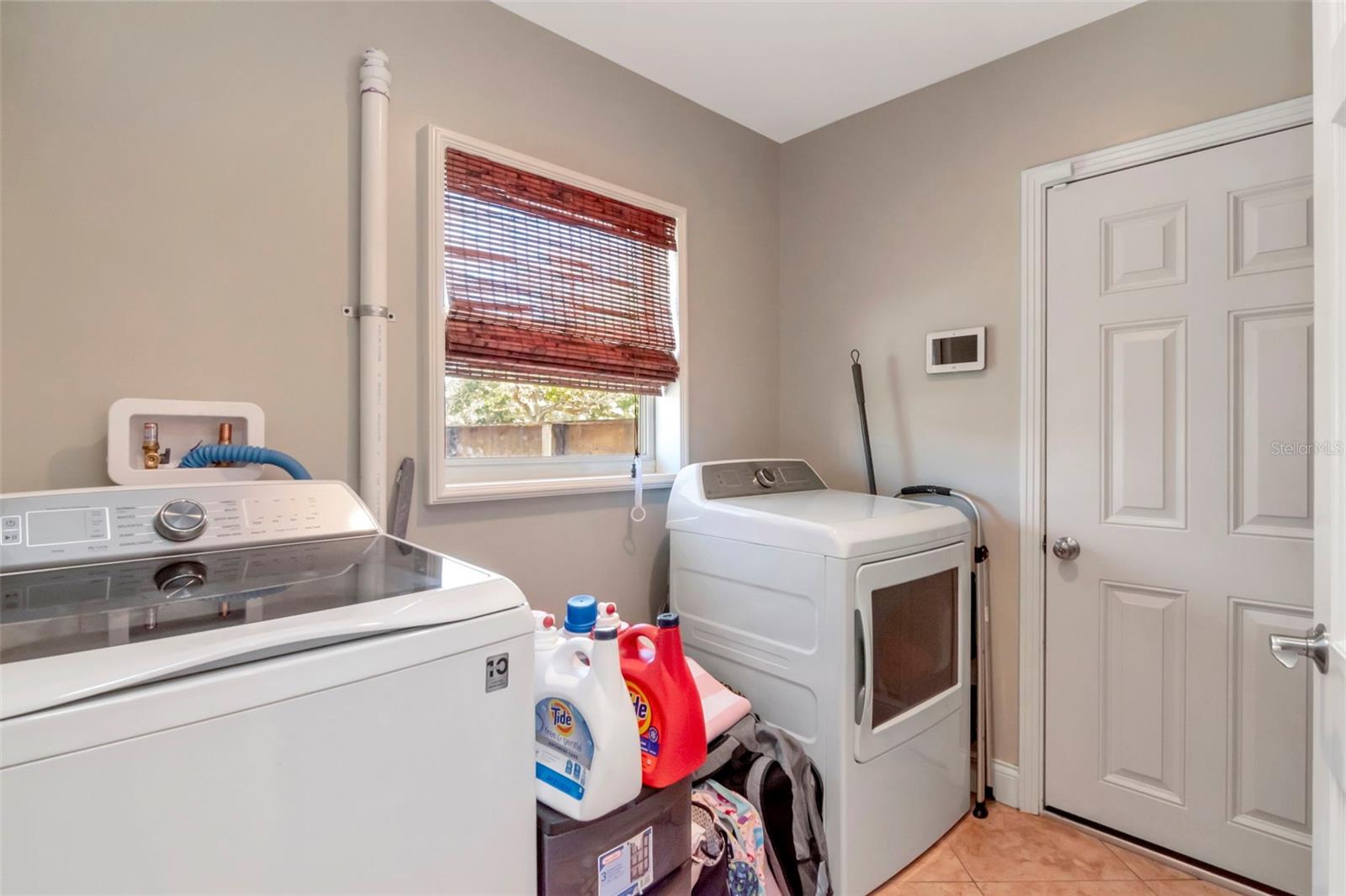 2535 LAKE ELLEN DR — photo 30
