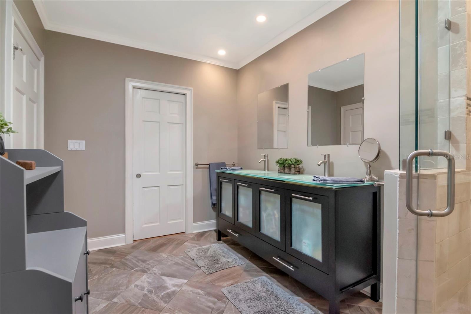 2535 LAKE ELLEN DR — photo 26