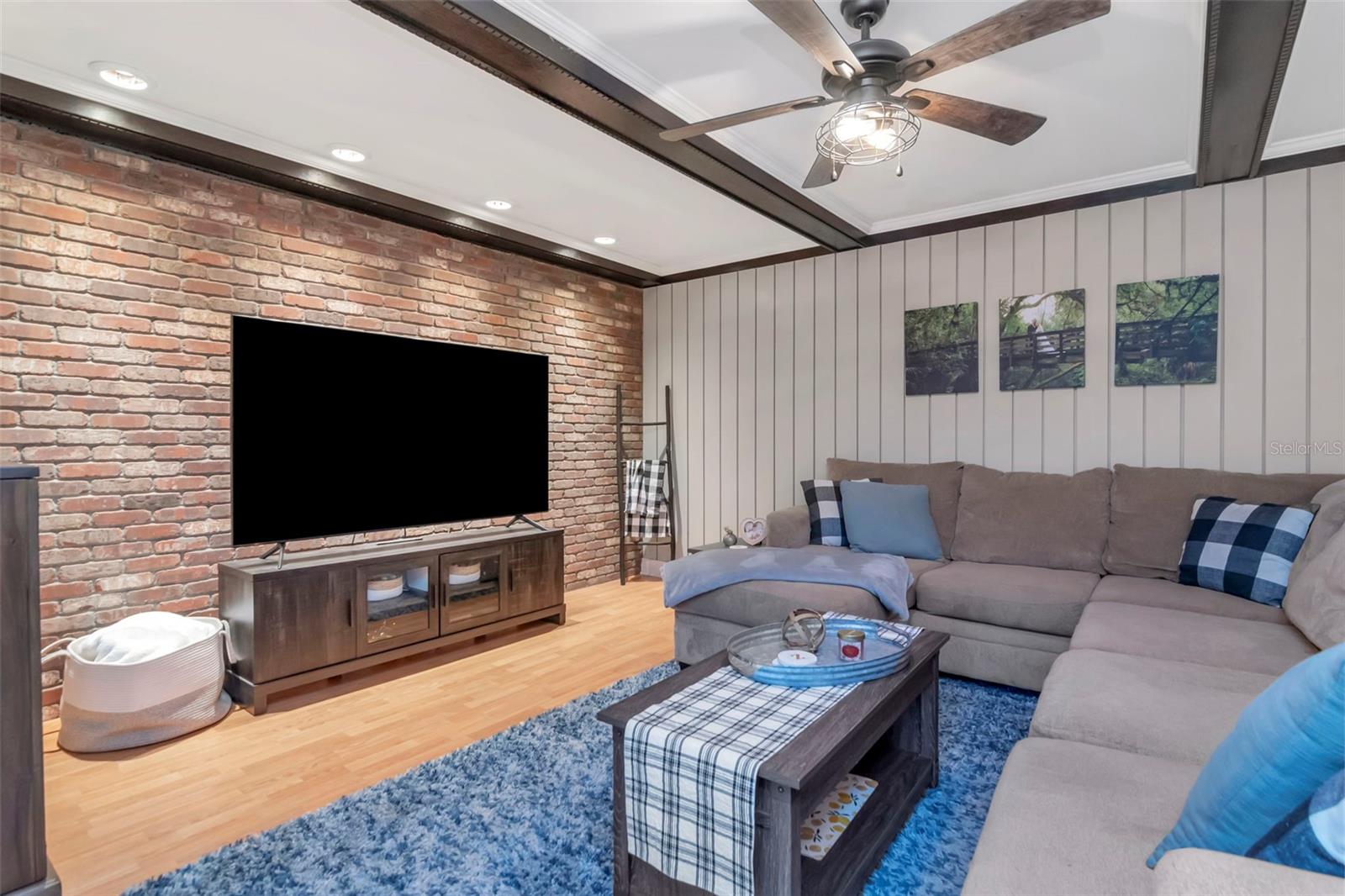 2535 LAKE ELLEN DR — photo 4