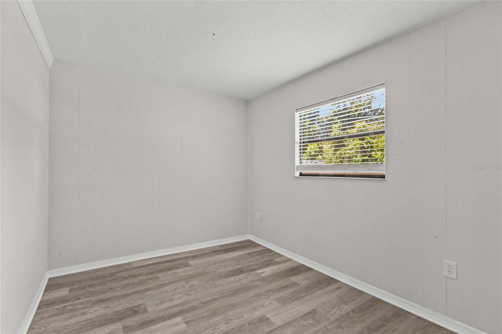 1008 37TH ST W — photo 24