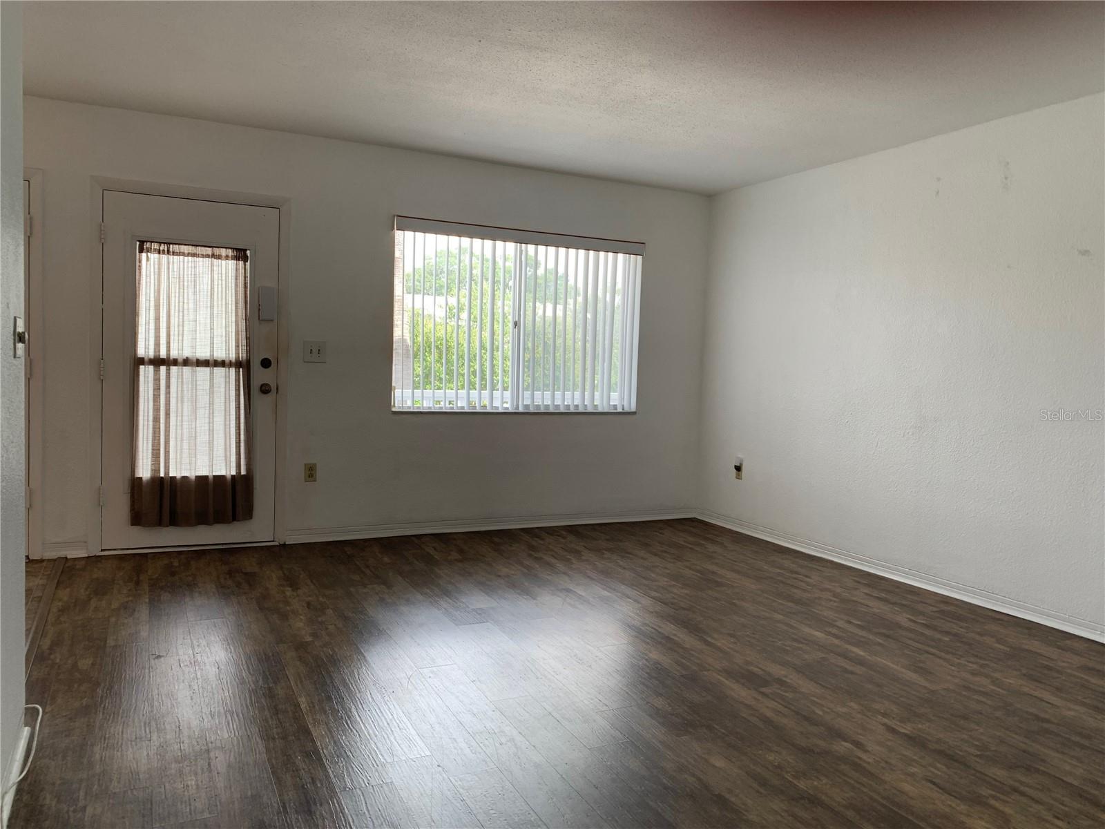 8126 112TH ST #203 — photo 2