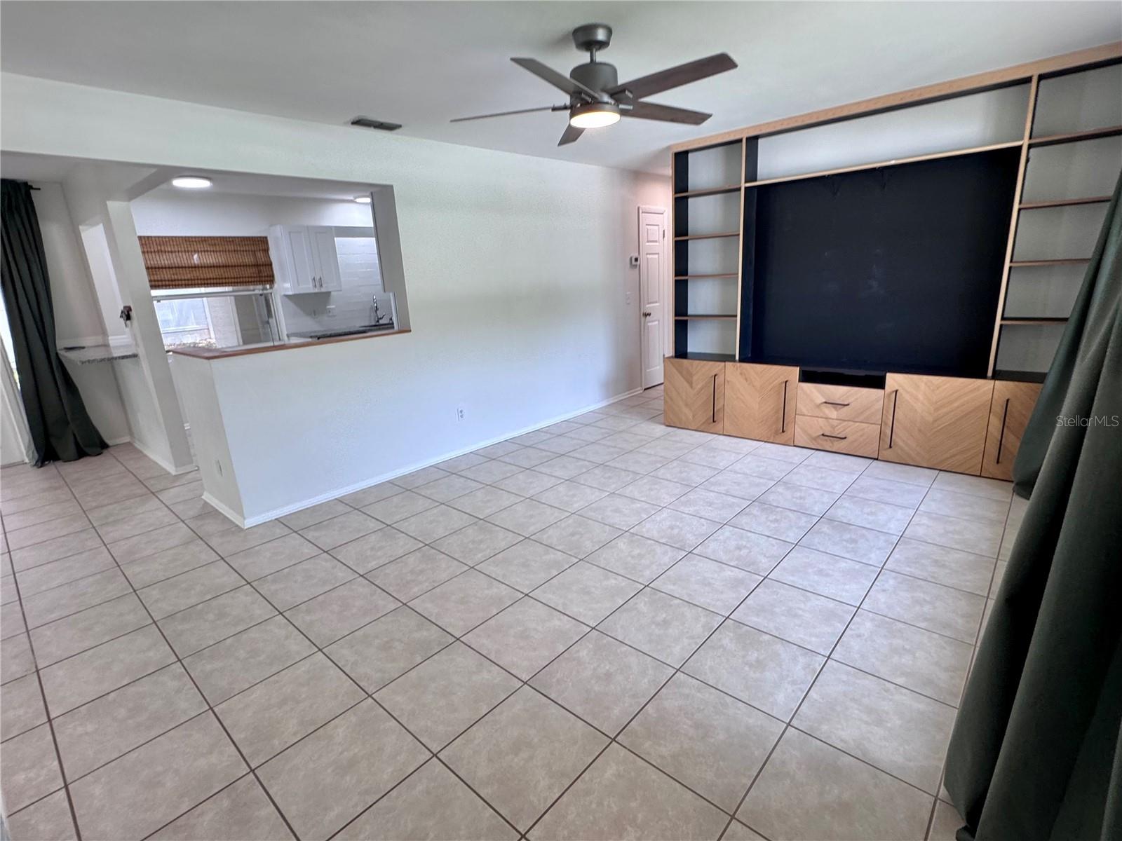 1709 EATON DR NE — photo 3