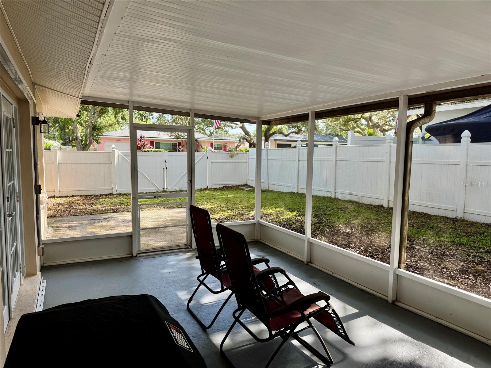 1709 EATON DR NE — photo 22