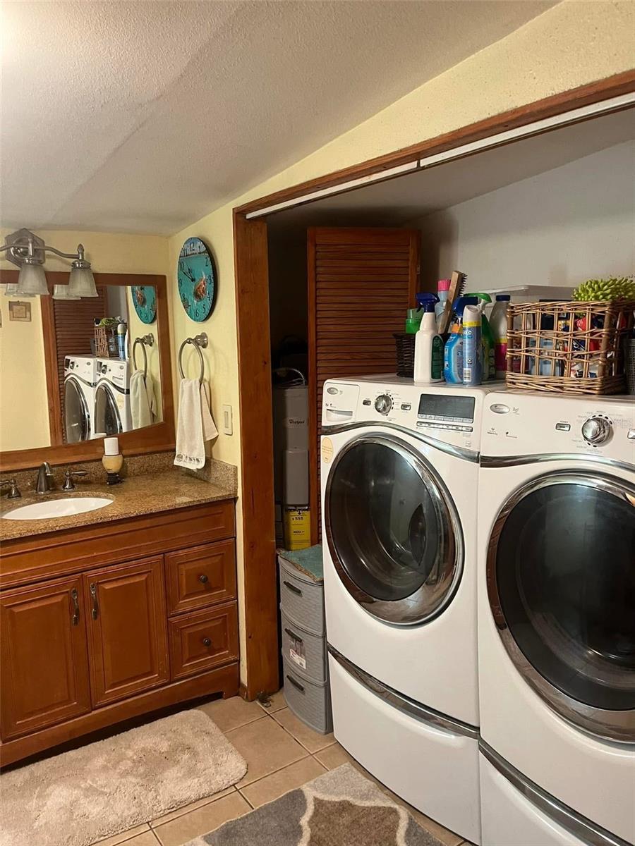 1529 W RIVER LN — photo 12