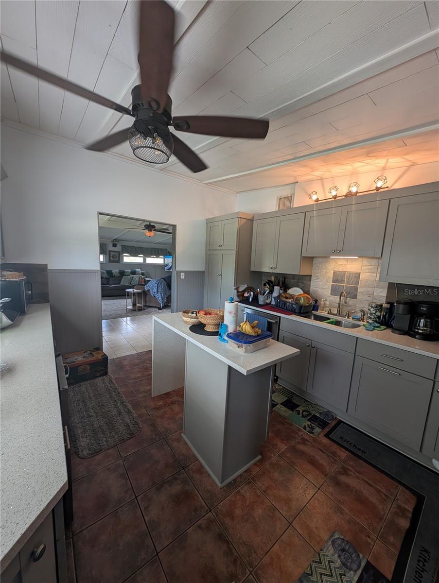 1529 W RIVER LN — photo 5