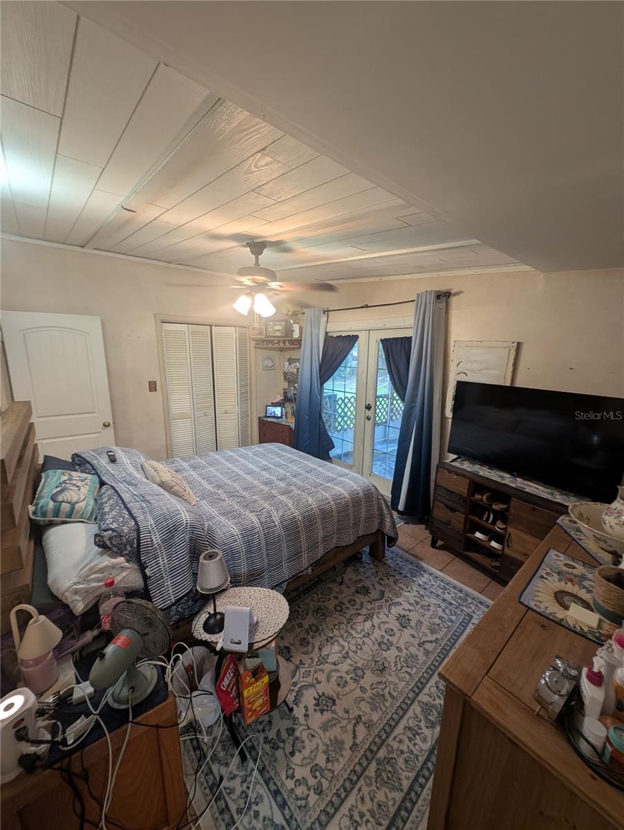 1529 W RIVER LN — photo 9