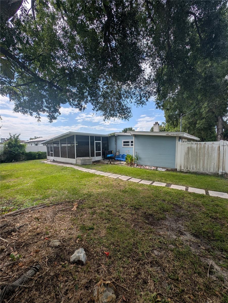 1529 W RIVER LN — photo 22
