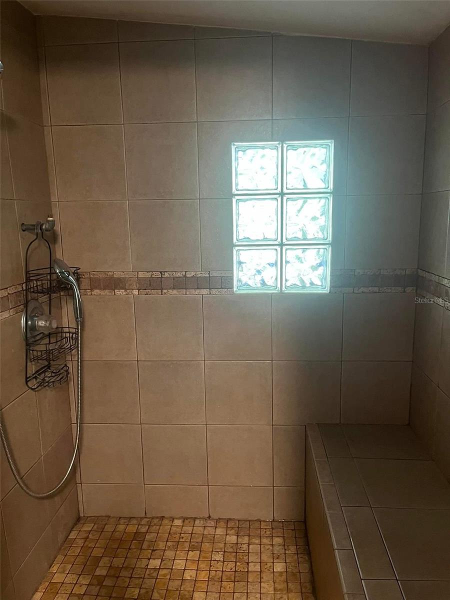 1529 W RIVER LN — photo 10