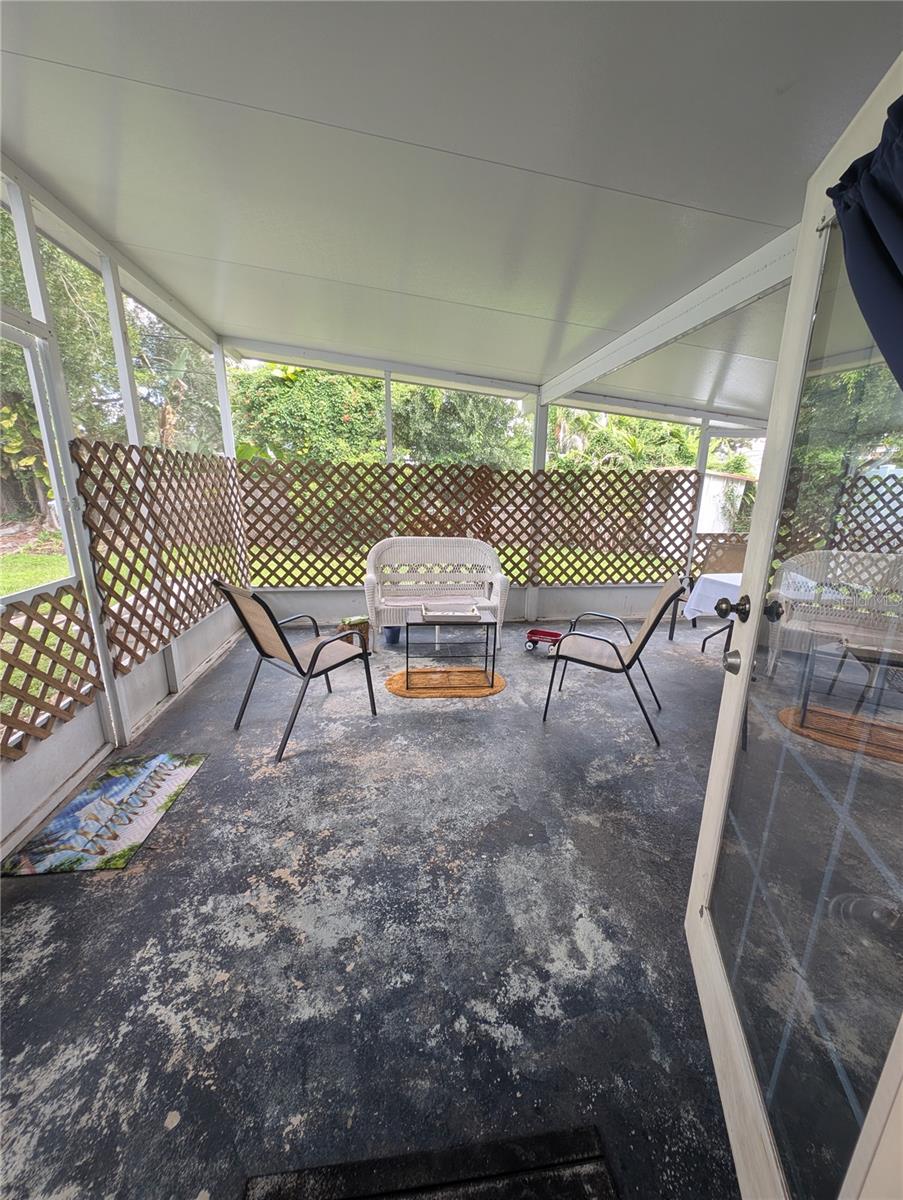 1529 W RIVER LN — photo 21