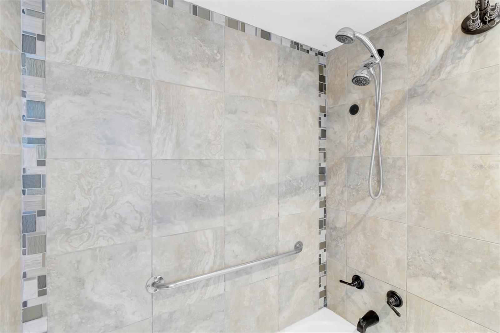 9203 GREENBRIAR LN — photo 25