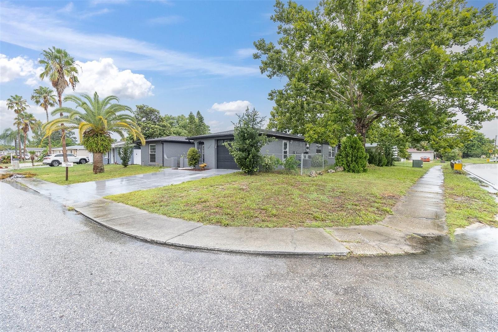 9203 GREENBRIAR LN — photo 27
