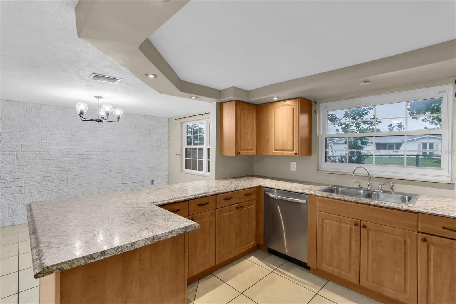 9203 GREENBRIAR LN — photo 21