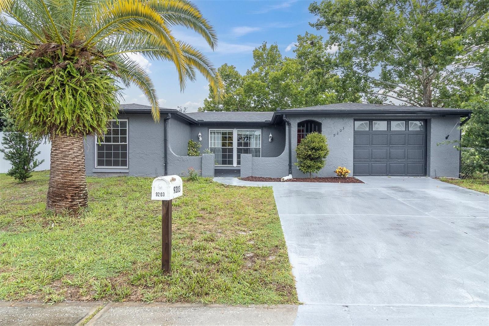 9203 GREENBRIAR LN — photo 4
