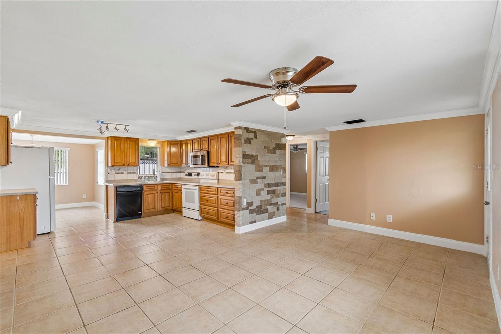 3533 WILSON DR — photo 8