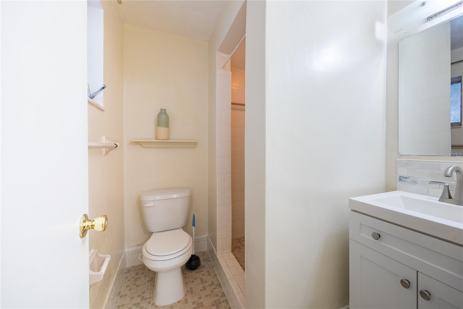 400 S METEOR AVE — photo 8