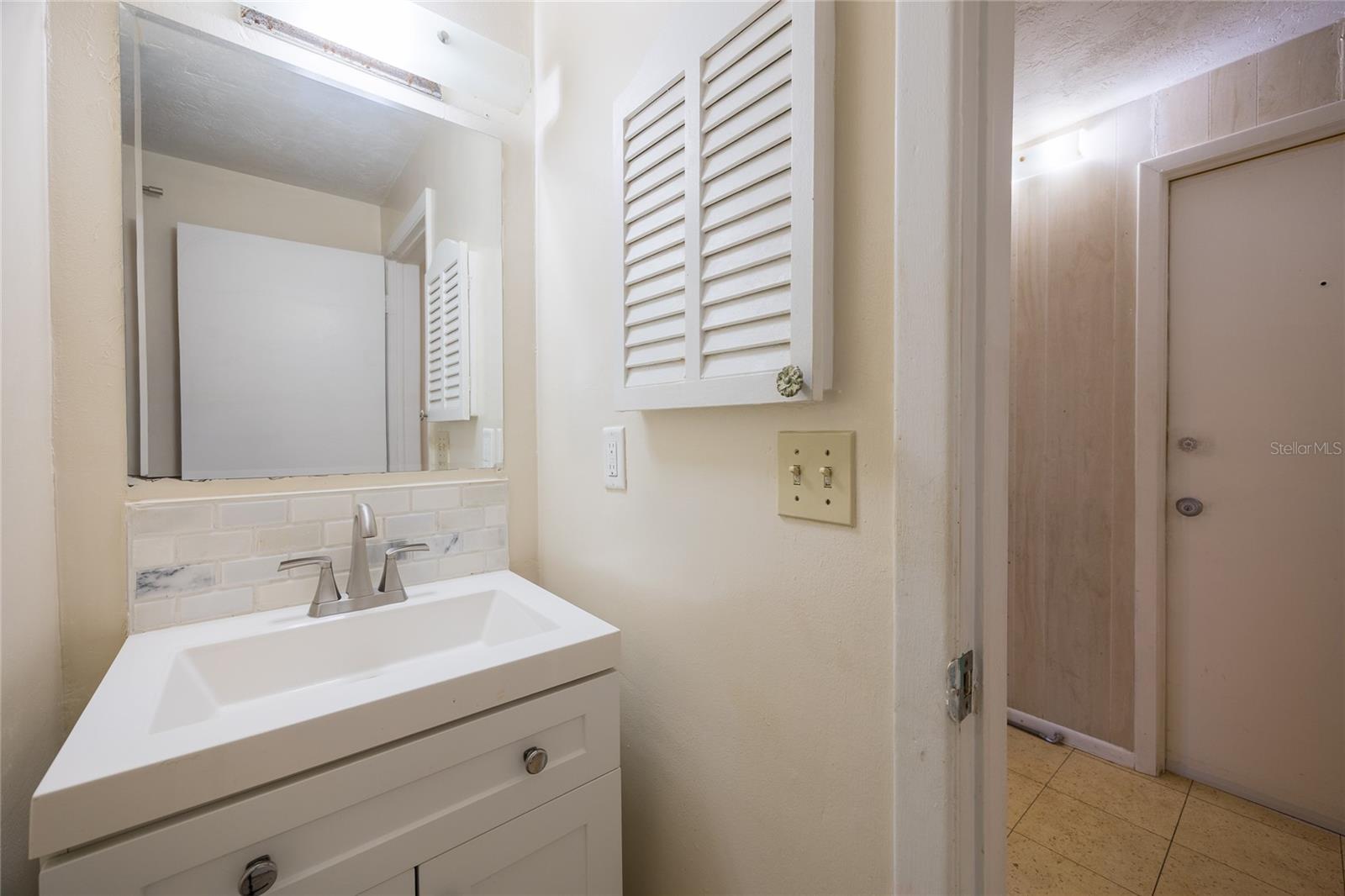 400 S METEOR AVE — photo 10