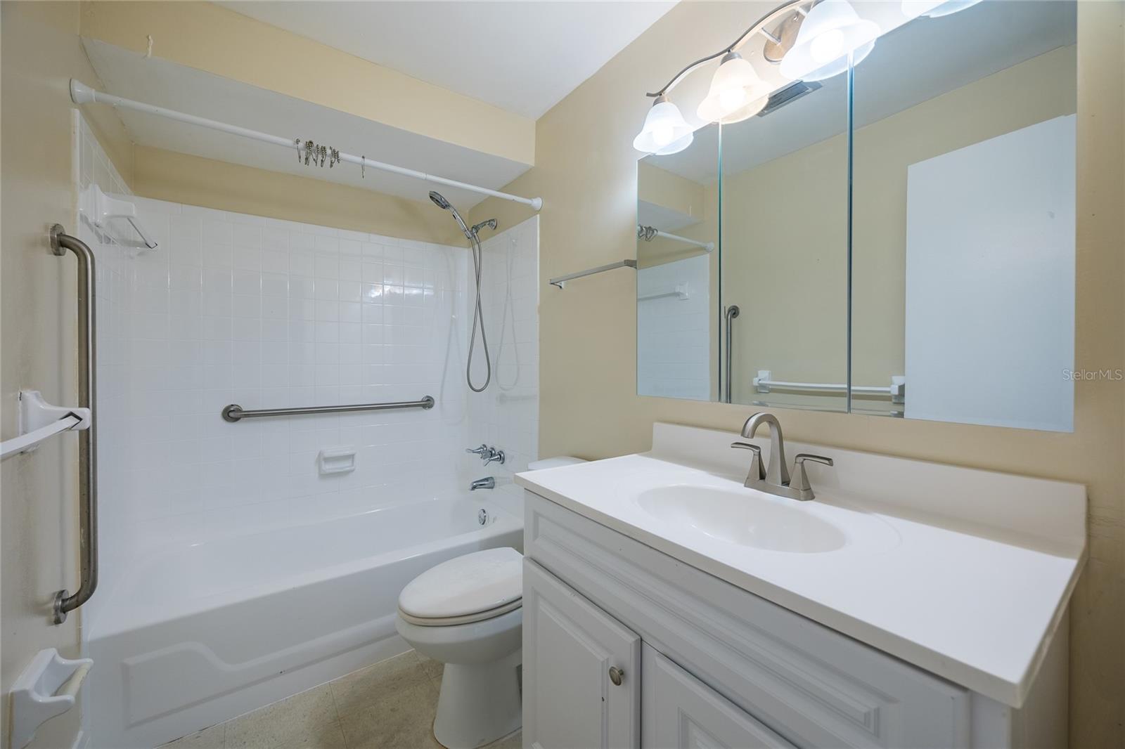 400 S METEOR AVE — photo 13