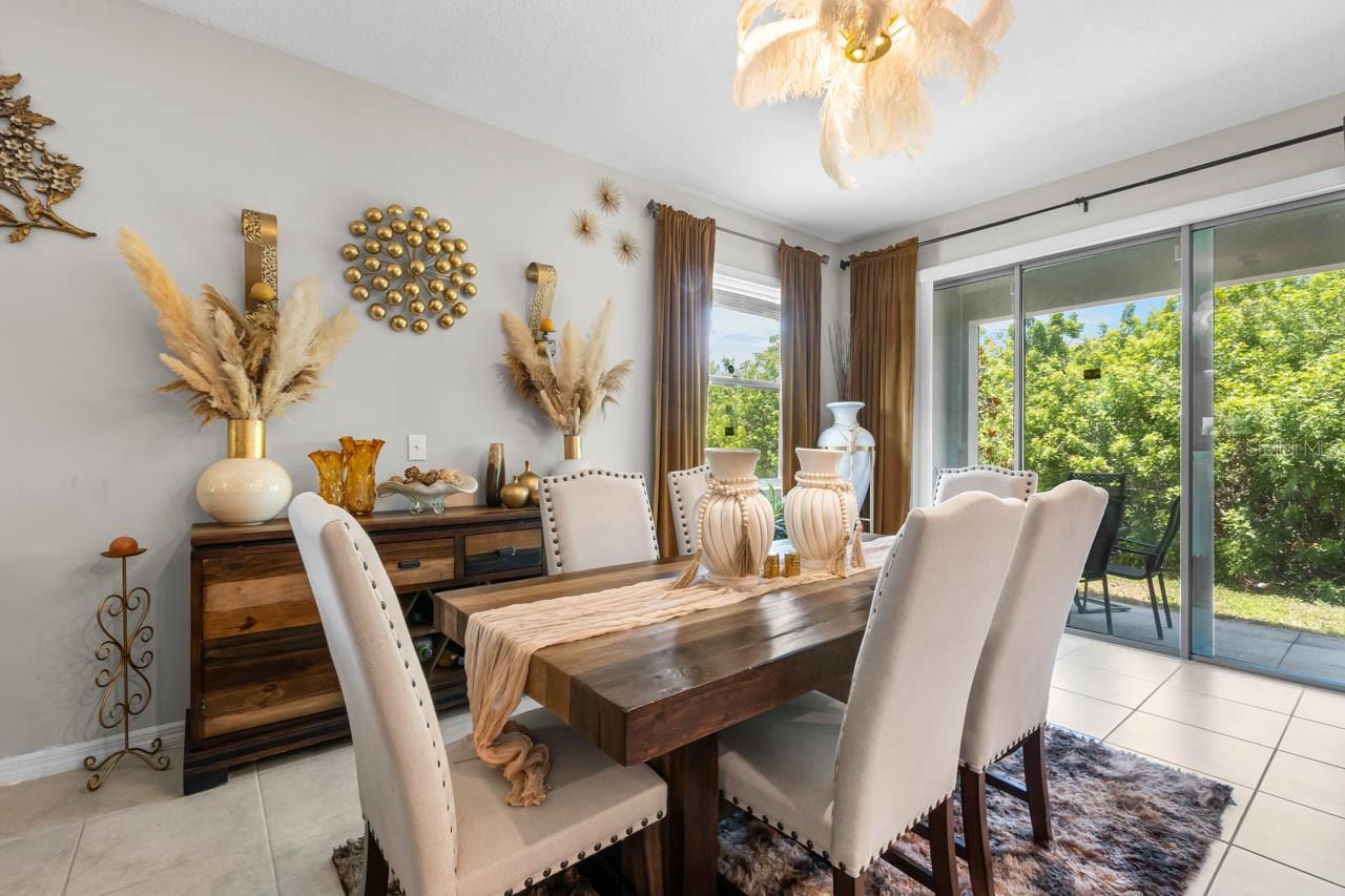 635 ROYAL EMPRESS DR — photo 10