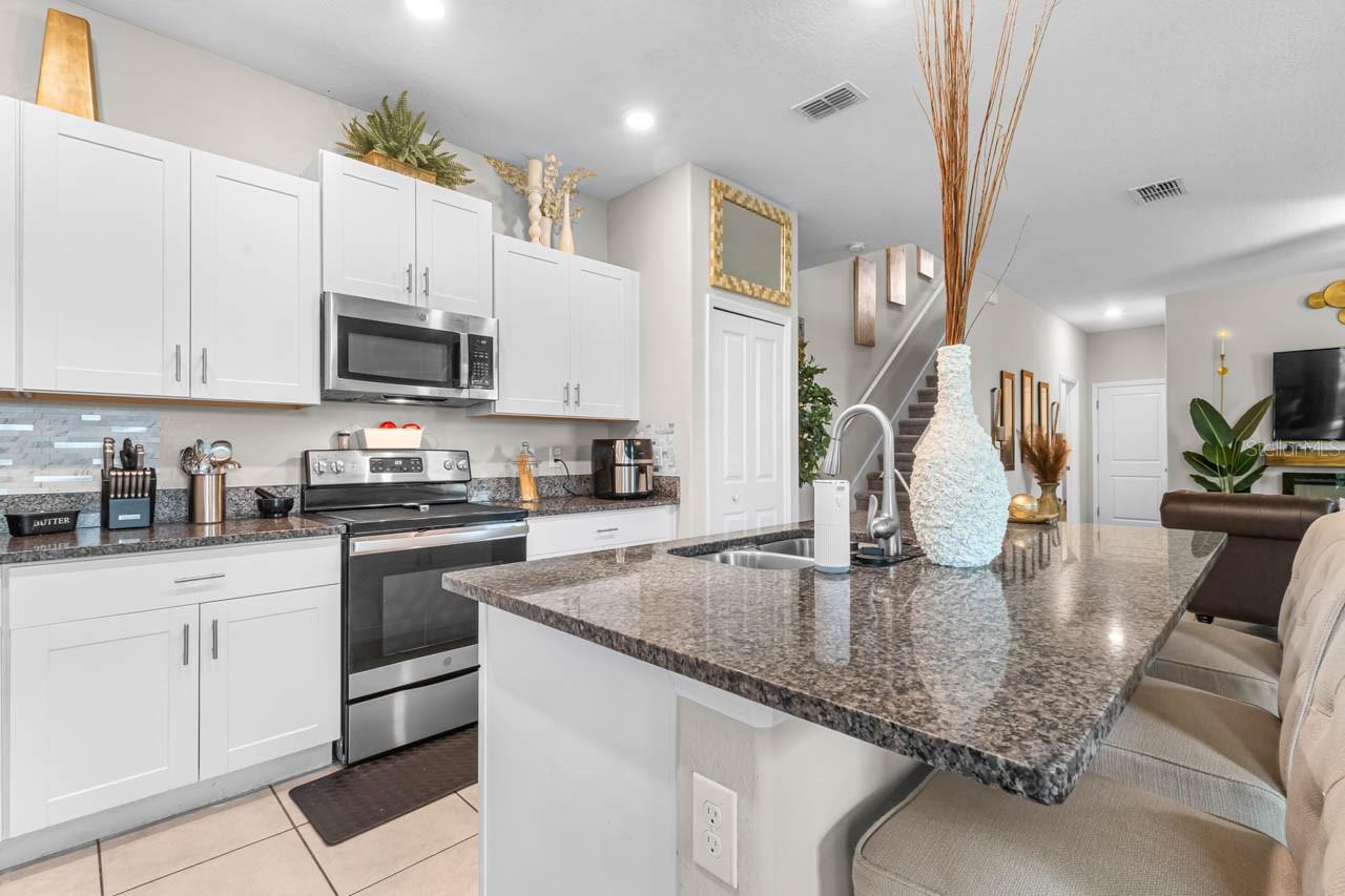 635 ROYAL EMPRESS DR — photo 13