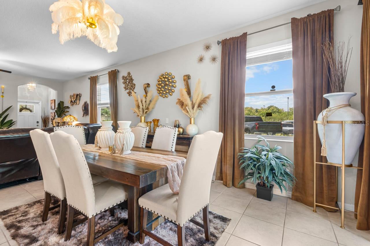 635 ROYAL EMPRESS DR — photo 11