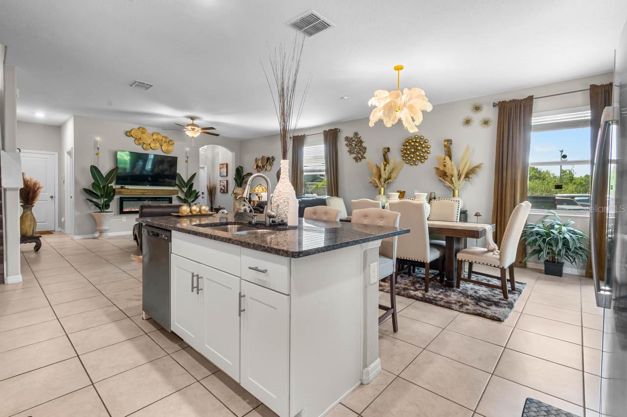 635 ROYAL EMPRESS DR — photo 15
