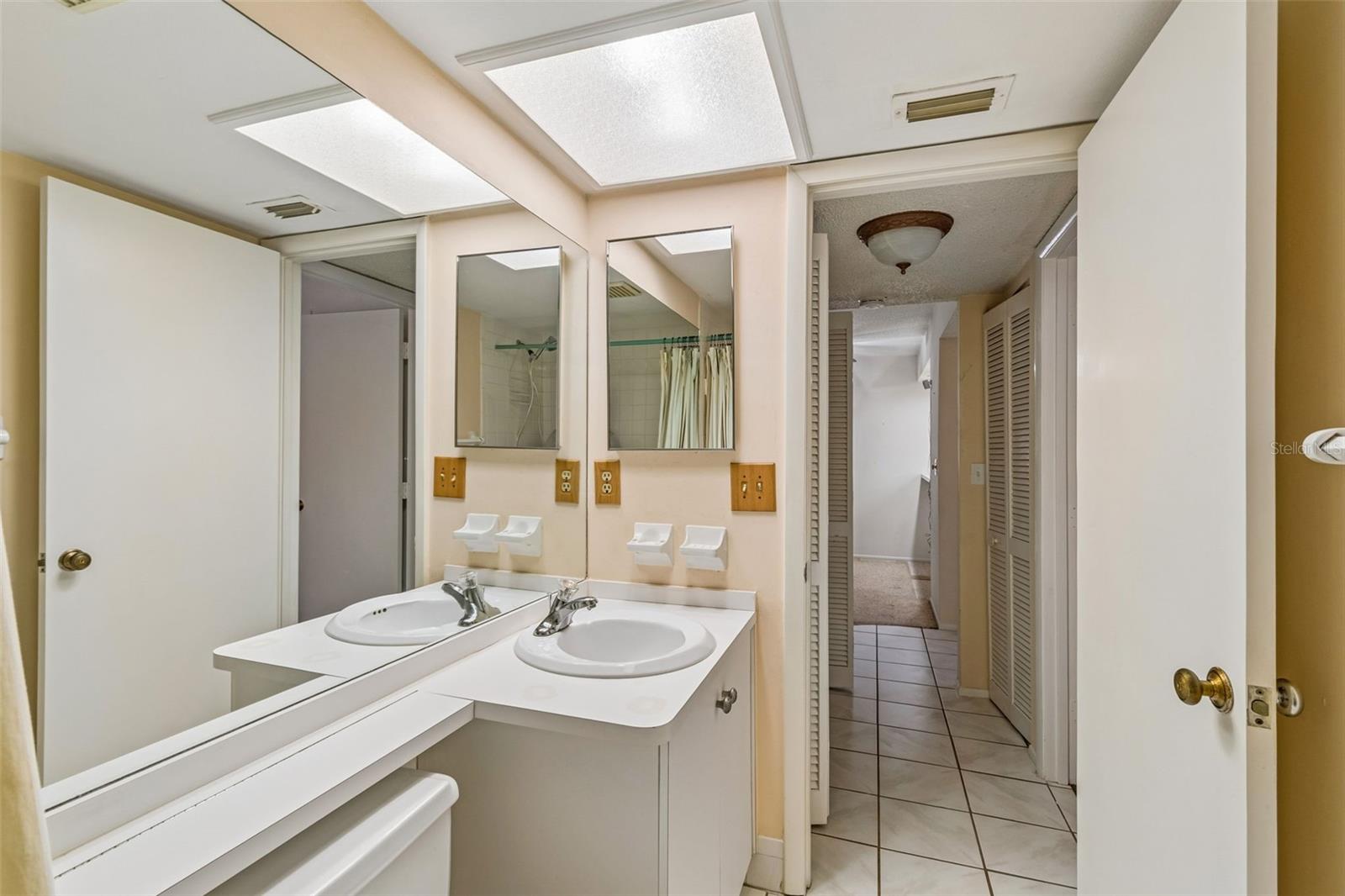 129 NANCY DR — photo 26