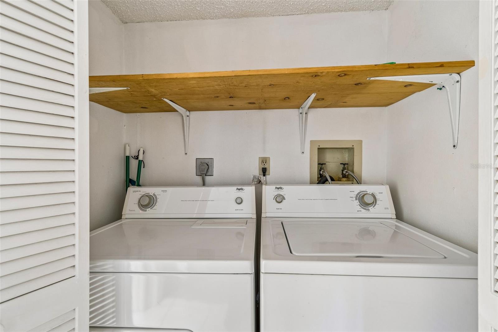 129 NANCY DR — photo 35
