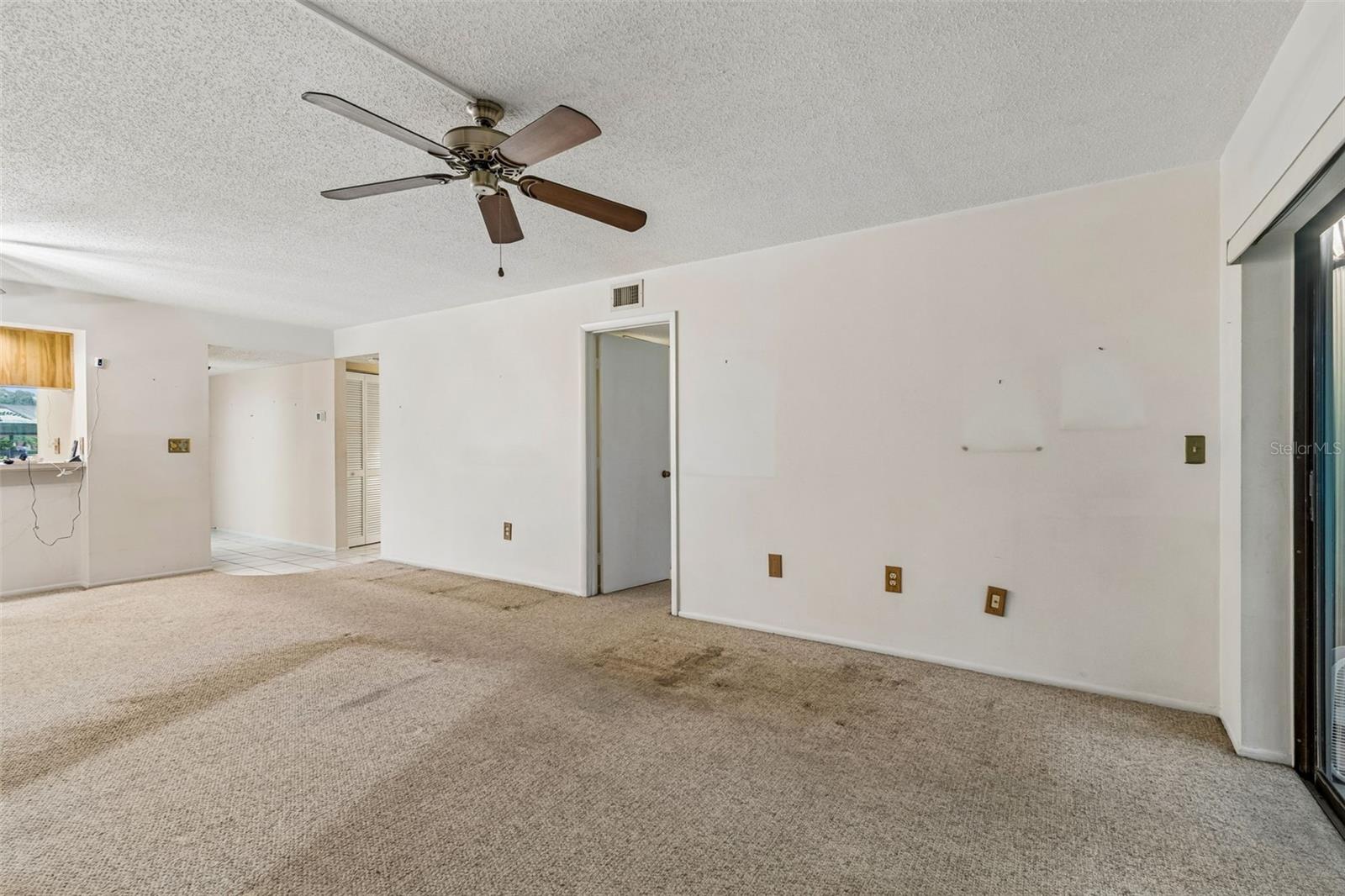 129 NANCY DR — photo 13