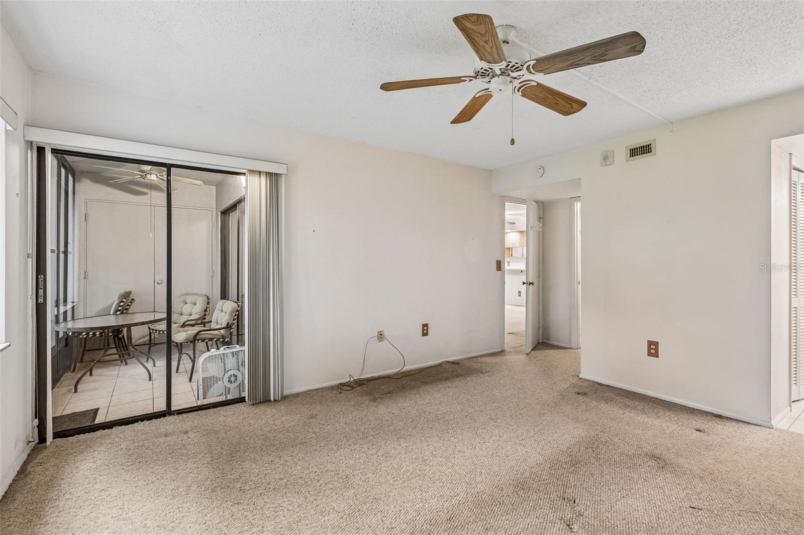 129 NANCY DR — photo 21