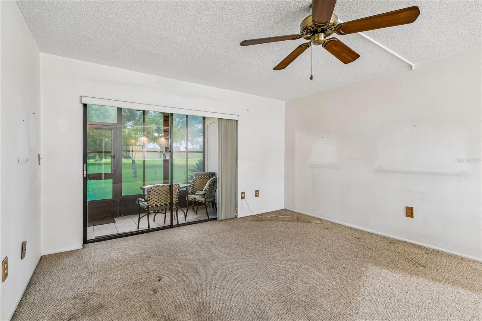 129 NANCY DR — photo 11