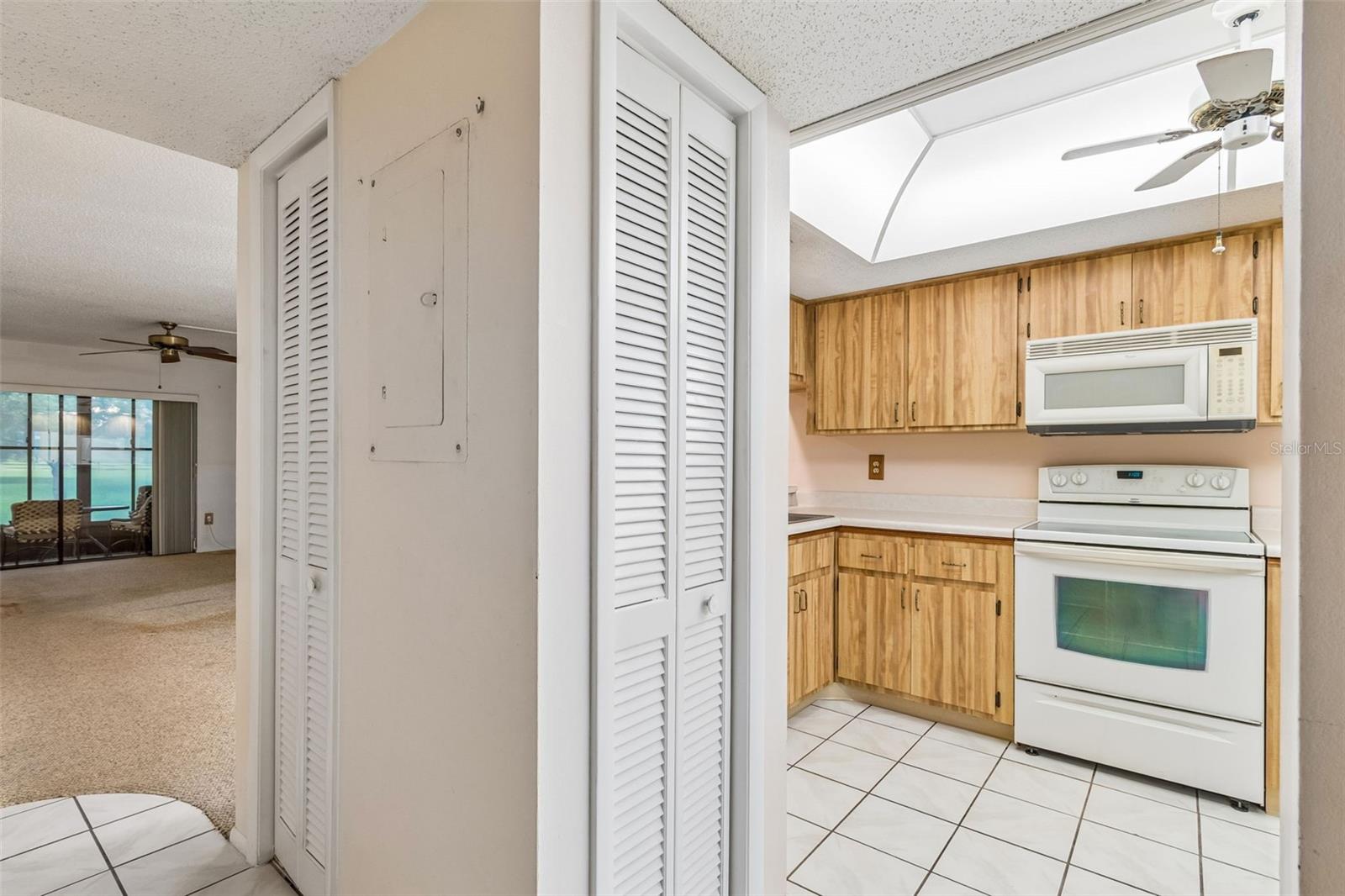 129 NANCY DR — photo 14