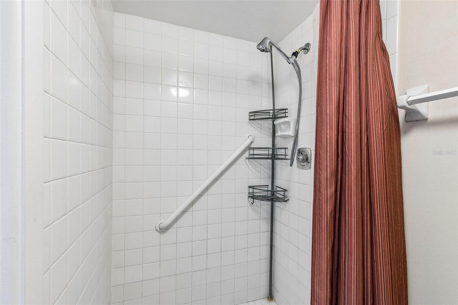 129 NANCY DR — photo 25