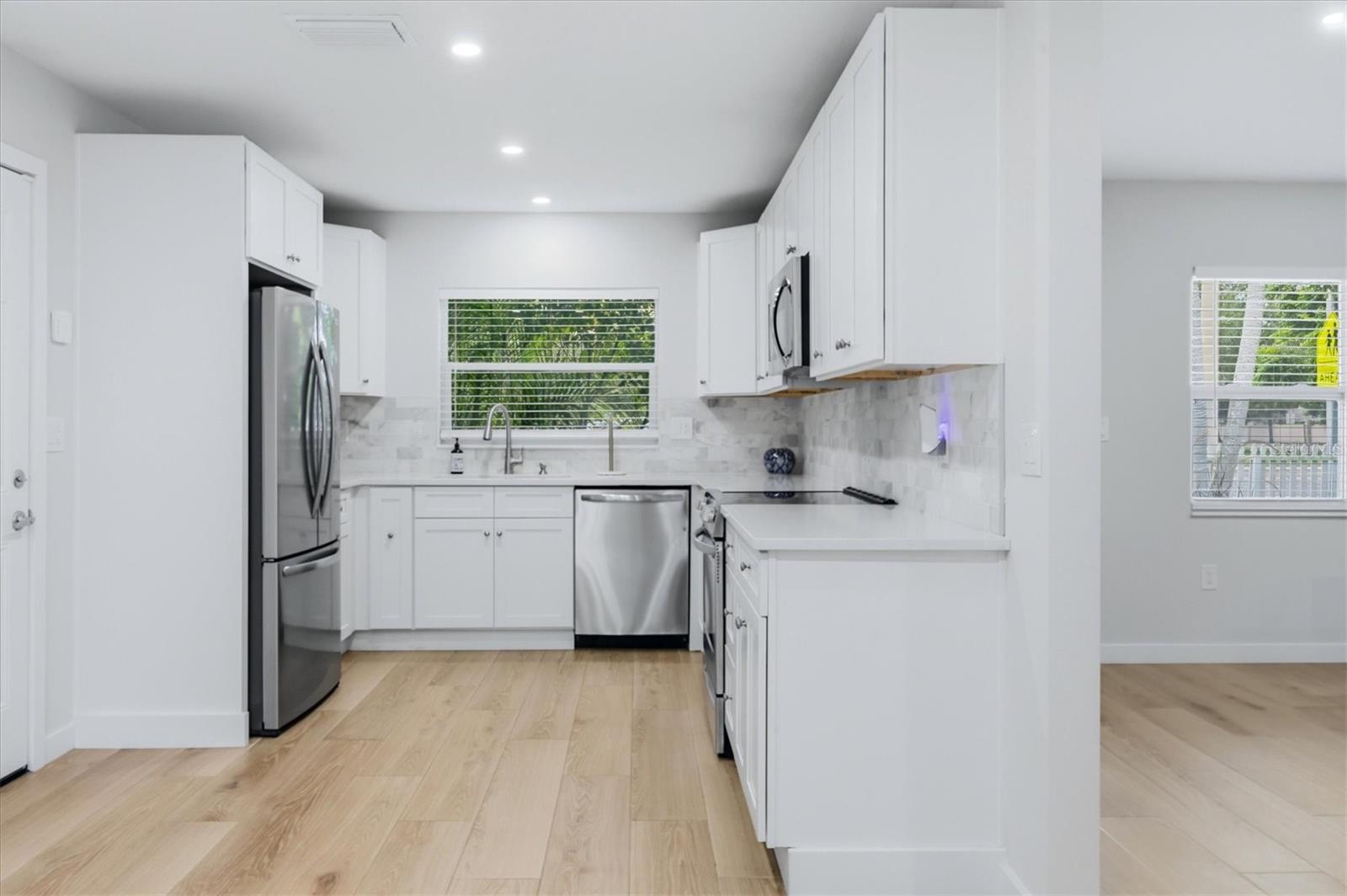 4411 BENEVA RD — photo 9