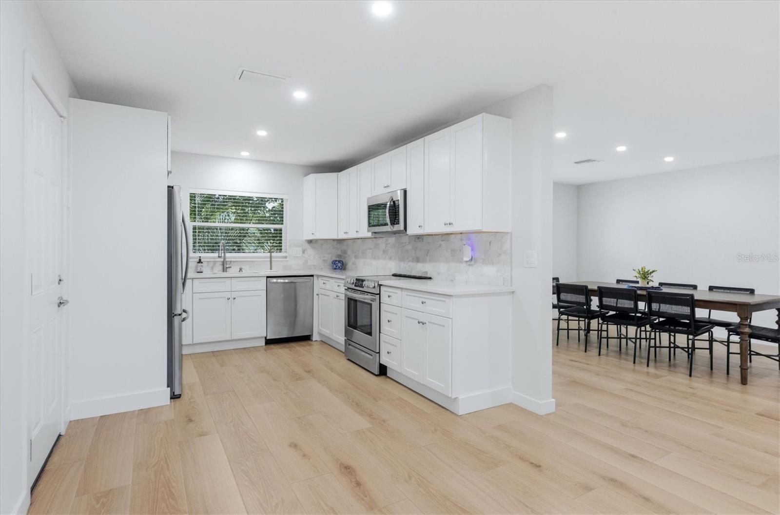 4411 BENEVA RD — photo 8