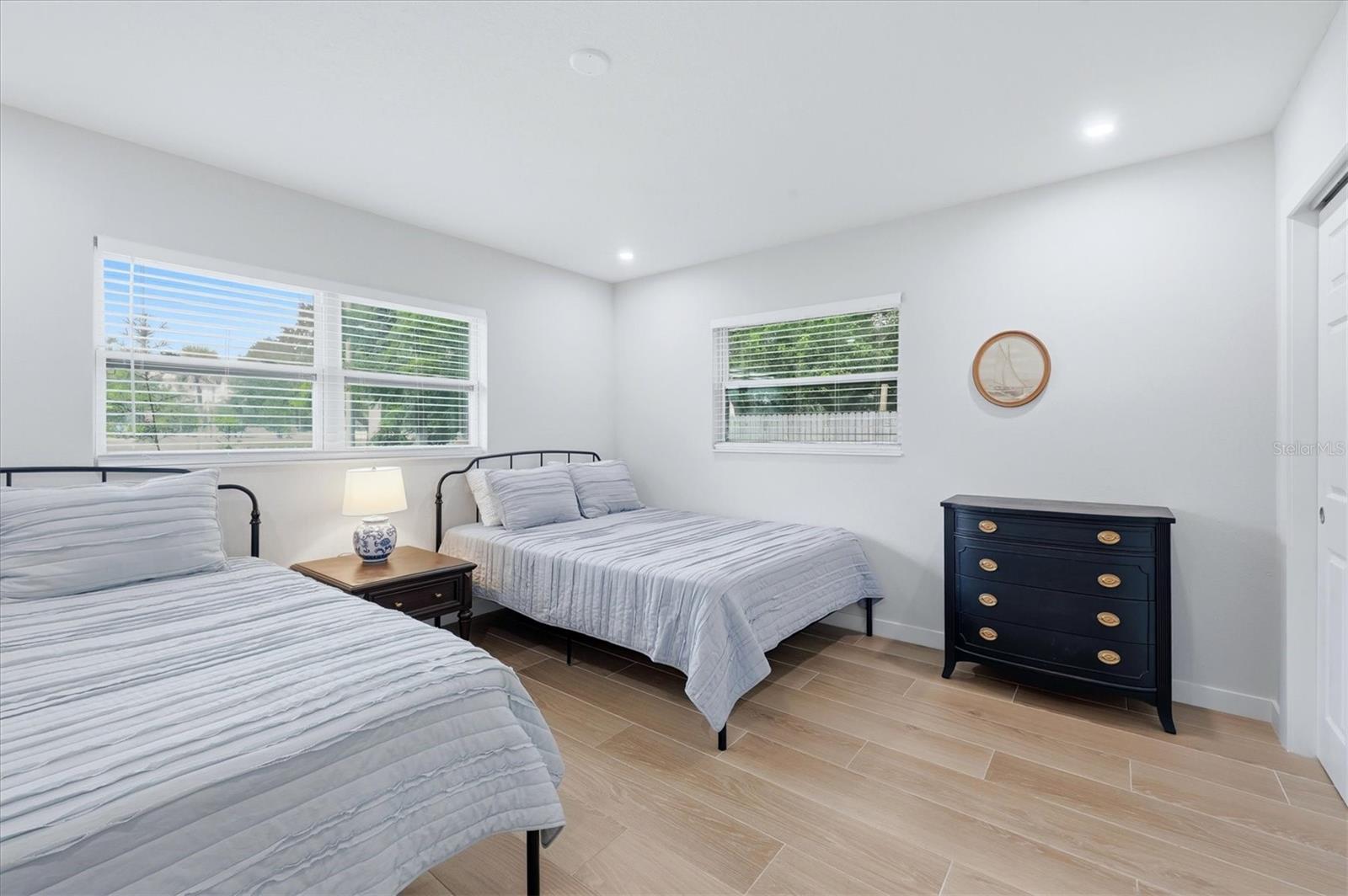 4411 BENEVA RD — photo 18