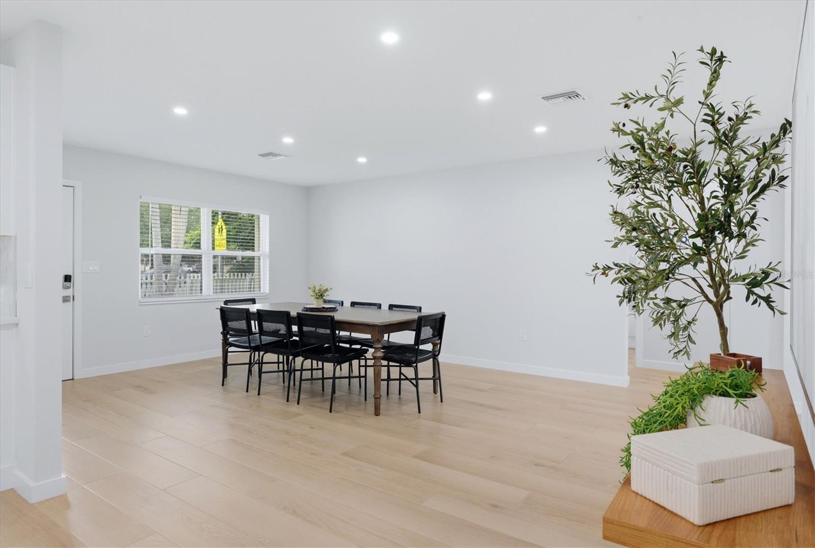 4411 BENEVA RD — photo 2