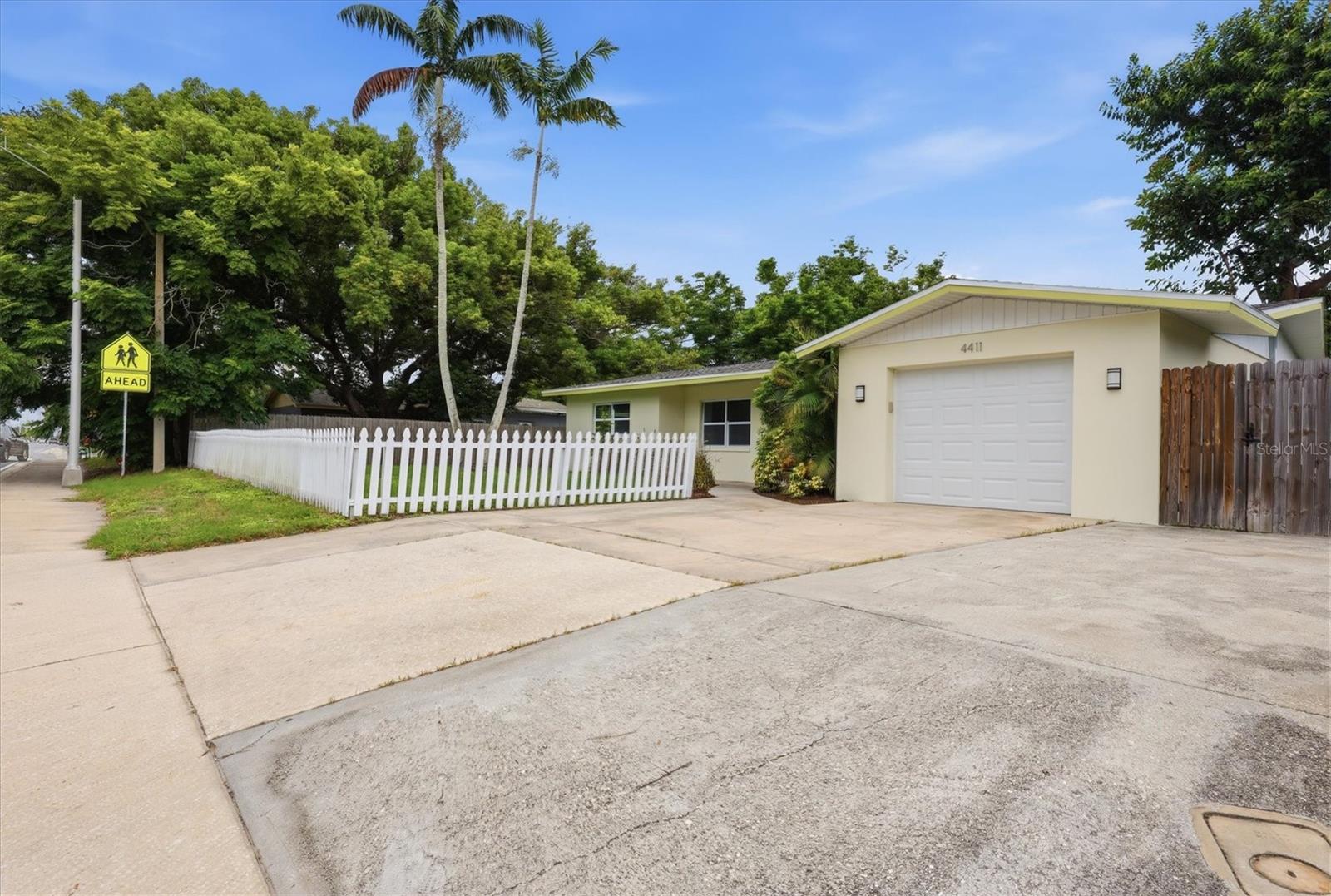 4411 BENEVA RD — photo 22