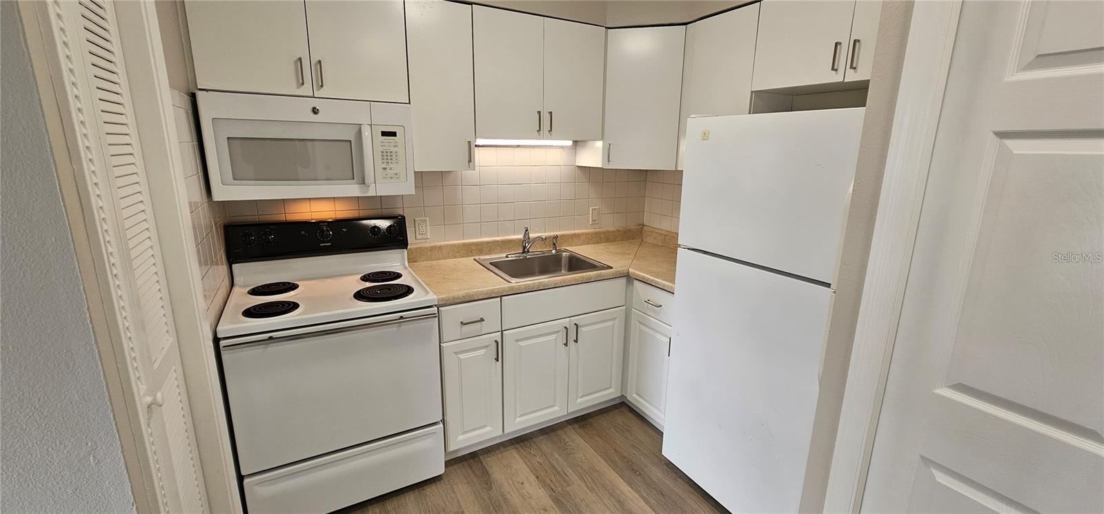 2047 & 2051 FIESTA DR — photo 17